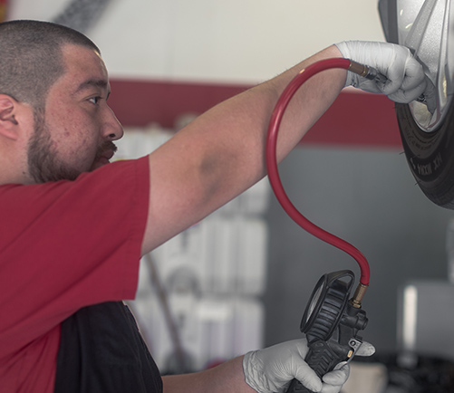 Tire Shop in Fenton: Certified Tire Repair Services | Auto-Lab - content-tire-filling